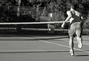 course vers l'avant à la poursuite d'une amortie