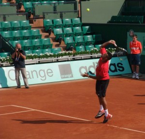 Jo Wilfried Tsonga accélère progressivement son service Jo Wilfried Tsonga accélère progressivement son service