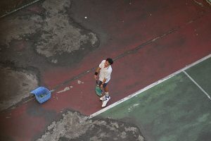 Vieux terrain de tennis 