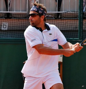 arnaud clement prise à deux main ouverte par carine 06