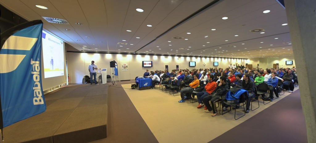 auditoire convention moniteur Babola