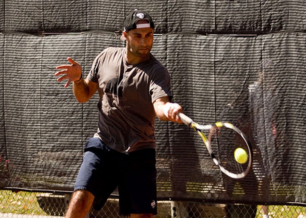 coup droit décentré