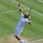 Rafa Nadal au service