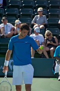 Grigor Dimitrov souffle bien avant chacun de ses services ©Christopher Hynes 