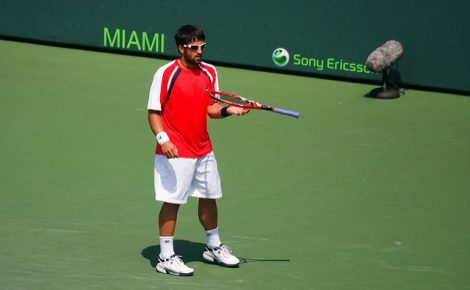 A quoi penser entre les points au tennis? Découvrez les techniques du haut niveau.