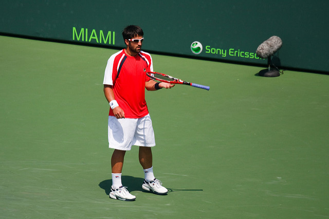 A quoi penser entre les points au tennis? Découvrez les techniques du haut niveau.