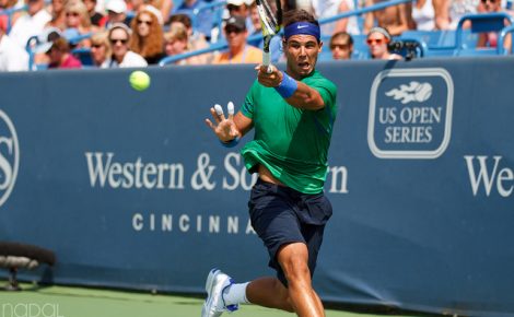 Rafael Nadal le droitier qui joue de la main gauche !? Explications de son entraîneur : Toni Nadal.