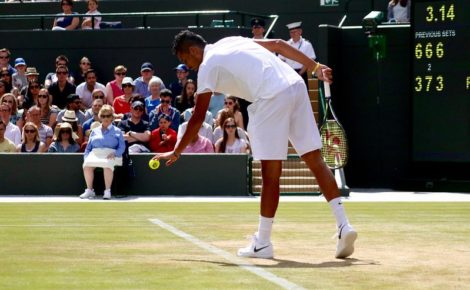 Service cuillère au tennis, génie ou irrespect ?