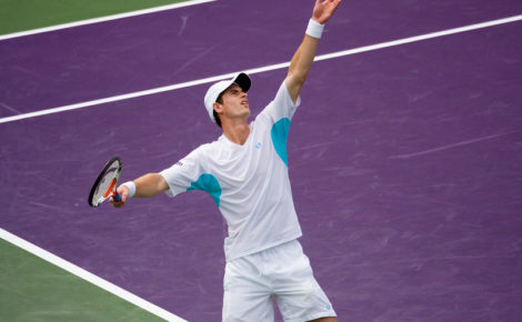 7 astuces pour améliorer précision, contrôle et régularité au service (vidéos)