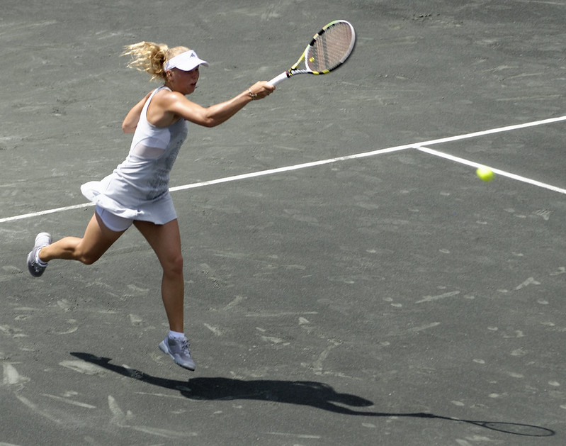 progresser au tennis seul en coup droit.